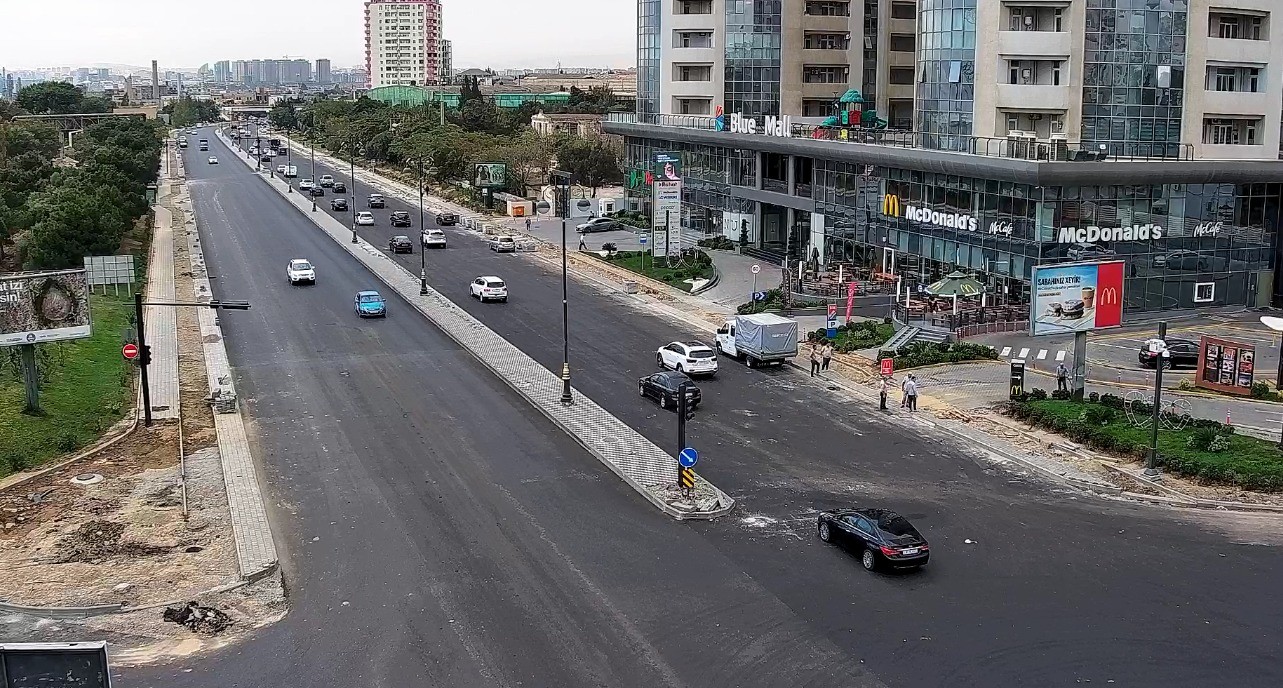 8 Noyabr prospektindəki məhdudiyyət qismən aradan qaldırıldı - FOTOLAR